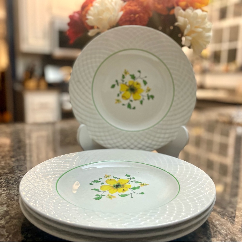 Wedgwood Jacqueline Pattern Set of 4  English Dinner Plates Vintage Dinnerware
